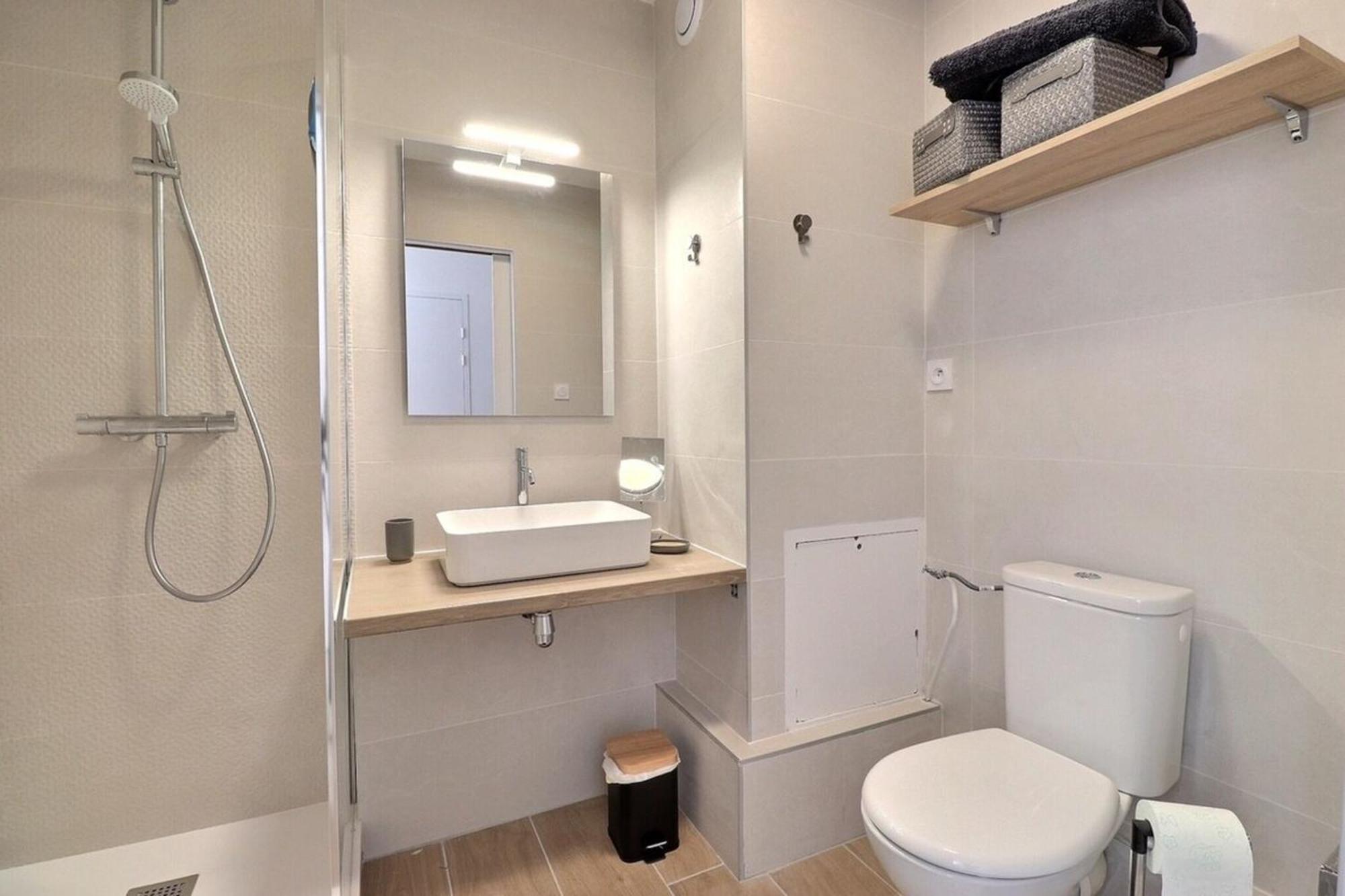 La Douce Parenthese - With Garage - 4th Apartment *